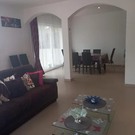 Family With Sea View And Pool וילה יורט דה מאר