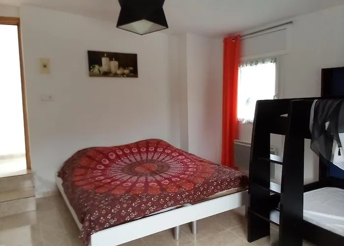 Вилла Family With Sea View And Pool *