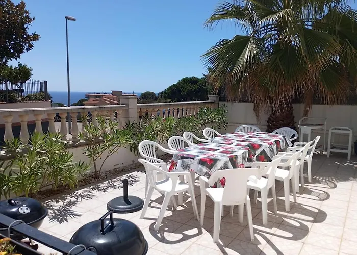 Family With Sea View And Pool Льорет-де-Мар